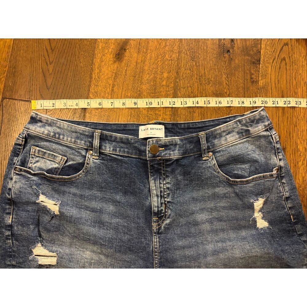 Lane Bryant 20 denim boyfriend Bermuda Jean shorts distressed cutoffs - Picture 6 of 9